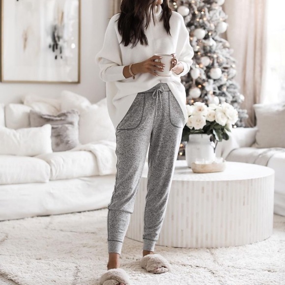 Sweaters - Turtleneck Asymmetrical Batwing Sleeve Sweater XS
